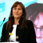 Laura Borràs, con el presidente del partido, Carles Puigdemont, en conexión desde Waterloo, durante la noche electoral el 14-F.