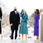 Biden, amb la seua esposa, a l'arribada al Capitoli.