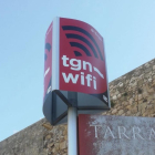 Imatge d'un dels punts wifi ja instal·lats per l'Ajuntament al costat del parc Saavedra.