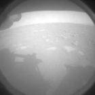 Imagen de la superficie de Marte captada por la cámara frontal del rover de la Nasa Perseverance.