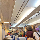 Imatge de l'interior d'un comboi Barcelona-Cambrils de dissabte.