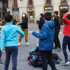 Imagen de la concentración de 'esplais' en Barcelona, realizando actividades con niños.