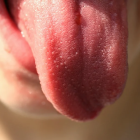 La covid provoca un aumento del tamaño de la lengua.