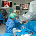 Operació d'una extirpació de pròstata amb cirurgia robòtica.