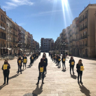 Una seixantena de perruqueres es van concentrar ahir a la plaça de la Font.