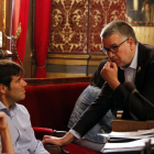 Imagen de archivo del alcalde Pau Ricomà hablando con Dídac Nadal, portavoz de Junts per Tarragona.