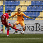 Pedro Martín dispara en la acción que acabó en gol a Villarreal-