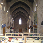 Plano general de la pasada edición de Brickània de Montblanc y de los dioramas de Lego expuestos a la iglesia de Sant Francesc.
