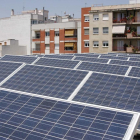 Una imagen de archivo de unas placas solares en la Biblioteca Central.