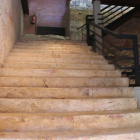Plano abierto de la escalinata romana de la Torre dels Advocats de Tarragona.