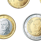 Imagen de archivo de varias monedas.