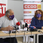 El secretario general de UGT Tarragona, Joan Llort, y de la secretaria general de CCOO Tarragona, Mercè Puig, durante la rueda de prensa.