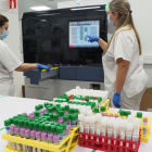 Un robot d'anàlisi de proves PCR en una imatge cedida per l'ICS Girona