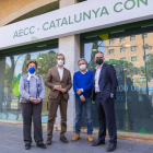 Vilallonga, Adan, Sierra i Gómez en la presentació del nou espai de l'AECC a la ciutat de Tarragona.