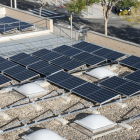 Imatge de la instal·lació de plaques solars al complex sanitari Santa Tecla Llevant.