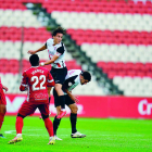 Una jugada del partit disputat diumenge passat a l'estadi Jesús Navas de Sevilla.