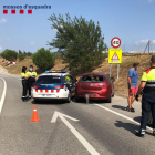 L'infractor va xocar expressament contra el cotxe patrulla dels Mossos d'Esquadra per intentar fugir.