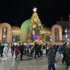 La plaça del Mercat, amb el tradicional arbre de Nadal.