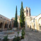 El claustre de Vallbona de les Monges i el singular cimbori-campanar octogonal.