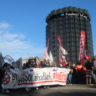 La manifestación de la plantilla de CaixaBank contra el ERE delante la sede de la fundación La Caixa, situada en la avenida Diagonal de Barcelona, el mayo pasado.