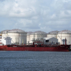 Imagen de archivo del petrolero Songa Sapphire atracado en el puerto de Róterdam.