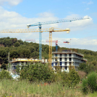 Imatge de la promoció d'habitatges que s'està construint al sector de Can Ribes el 16 d'abril de 2021.