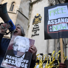 Protestas en Londres por la situación de Julian Assange.