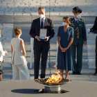 Los reyes Felipe y Letizia durante la entrega de la Gran Cruz del Mérito Civil otorgada a 125 profesionales sanitarios fallecidos por la Covid-19.
