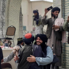 Els talibans arriben a Kabul i el govern d'Afganistan  promet un «traspàs pacífic» del poder