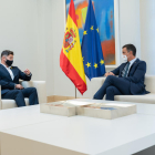 El presidente del gobierno español, Pedro Sánchez, y el portavoz de ERC en Madrid, Gabriel Rufián.