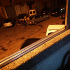 Imatge d'una de les nits d'incompliment de confinament nocturn al barri Sant Josep Obrer.