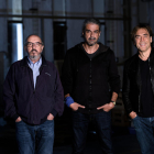 Jaume Roures, Fernando León de Atanoa y Javier Bardem al siete de rodaje de 'El Buen Patrón'.
