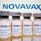 La nova vacuna s'inocula en dues dosis amb tres setmanes de diferència.