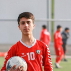 Zaki Anwari, el joven jugador de la selección juvenil de fútbol afgana que murió tras caer de uno de los aviones de evacuación.