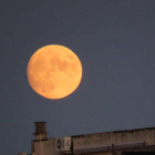Imatge de la lluna plena captada des de Reus.
