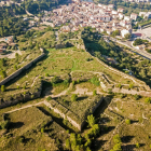 Imatge aèria del conjunt de muralles de Tortosa.
