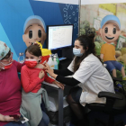 En Israel ha empezado ya la vacunación de niños pequeños.