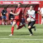 Una acción en el partido que los alicantinos jugaron la pasada jornada en el campo del Sevilla Atlético.