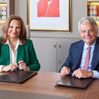 Marta Álvarez e Ignacio Garralda han formalizado el acuerdo entre las dos compañías.