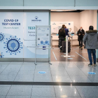 Imagen de un centro de tests covid en el aeropuerto de Munich.