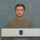 El presidente de Ucrania, Volodímir Zelenski, en un vídeo dirigiéndose a la población.
