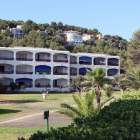 Imatge d'arxiu d'un edifici amb apartaments situat a la urbanització de Llevant la Móra-Tamarit de Tarragona.