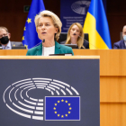 La presidenta de la Comisión Europea, Ursula von der Leyen, interviene en el pleno extraordinario de la Eurocámara.
