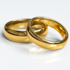 Los anillos son parte indiscernible de la ceremonia de la boda.