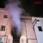 Imatge del balcó cremat de la casa afectada a Torredembarra.