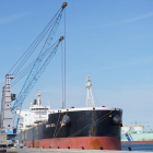 Un barco cargado de cereales al Puerto de Tarragona.