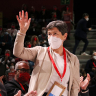 La delegada del govern espanyol a Catalunya, Teresa Cunillera, saludant els assistents durant el congrés extraordinari del PSC.