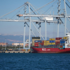 Imatge de contenidors al Moll d'Andalusia del Port de Tarragona.