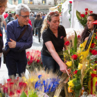 Una de les parades de Sant Jordi durant la Diada del 2019.