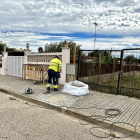 Imagen de los trabajadores empezando los trabajos, ayer.